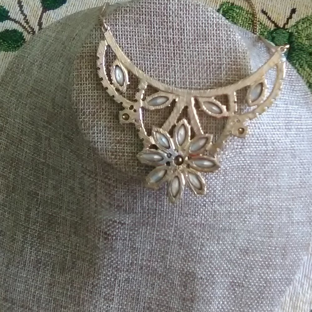 Blue Rhinestone Necklace - Picture 3 of 3